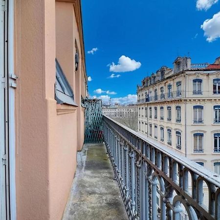 Chaponnay - Superb T2 Apartment - Lyon 3Rd エクステリア 写真