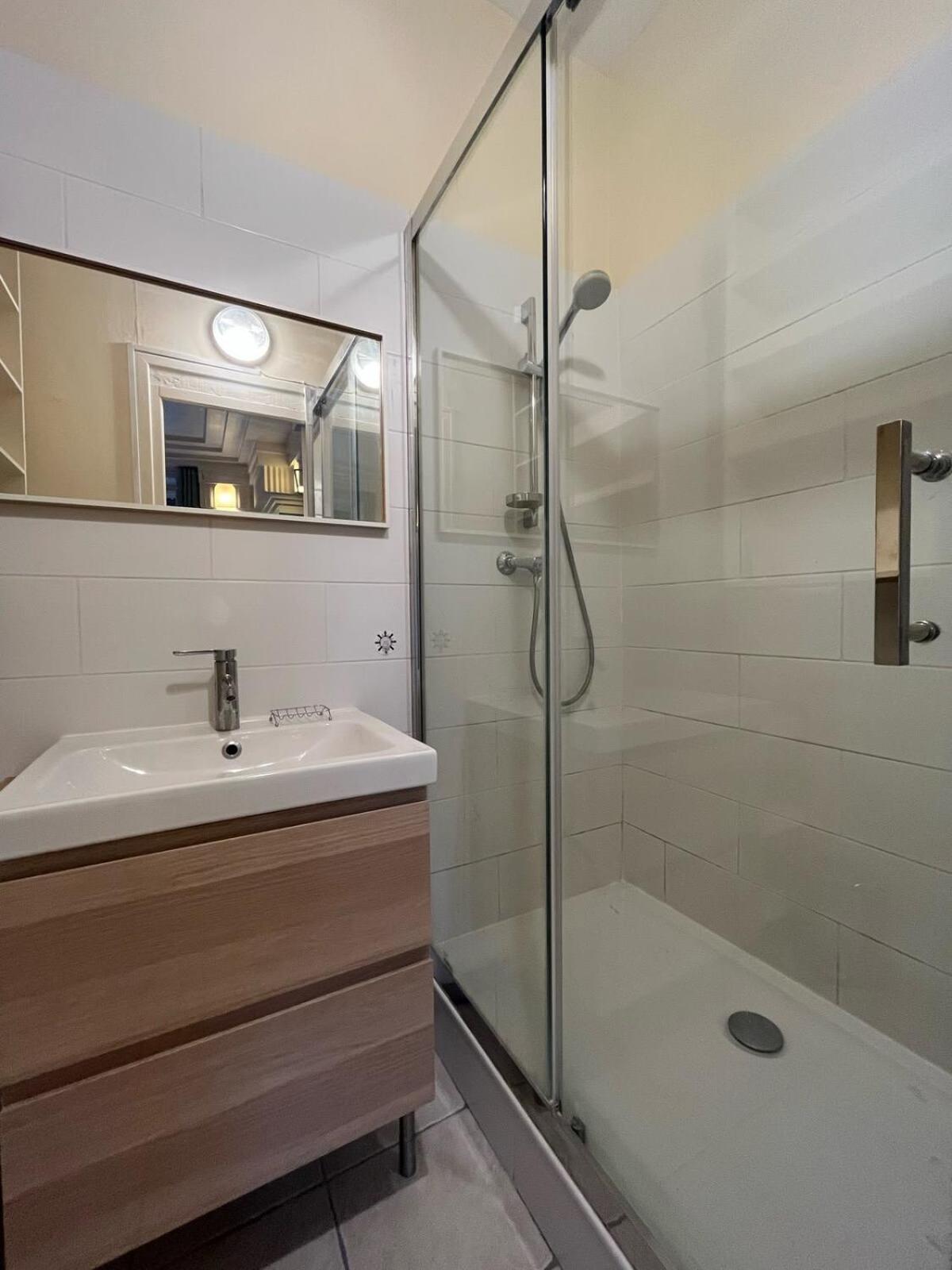 Chaponnay - Superb T2 Apartment - Lyon 3Rd エクステリア 写真
