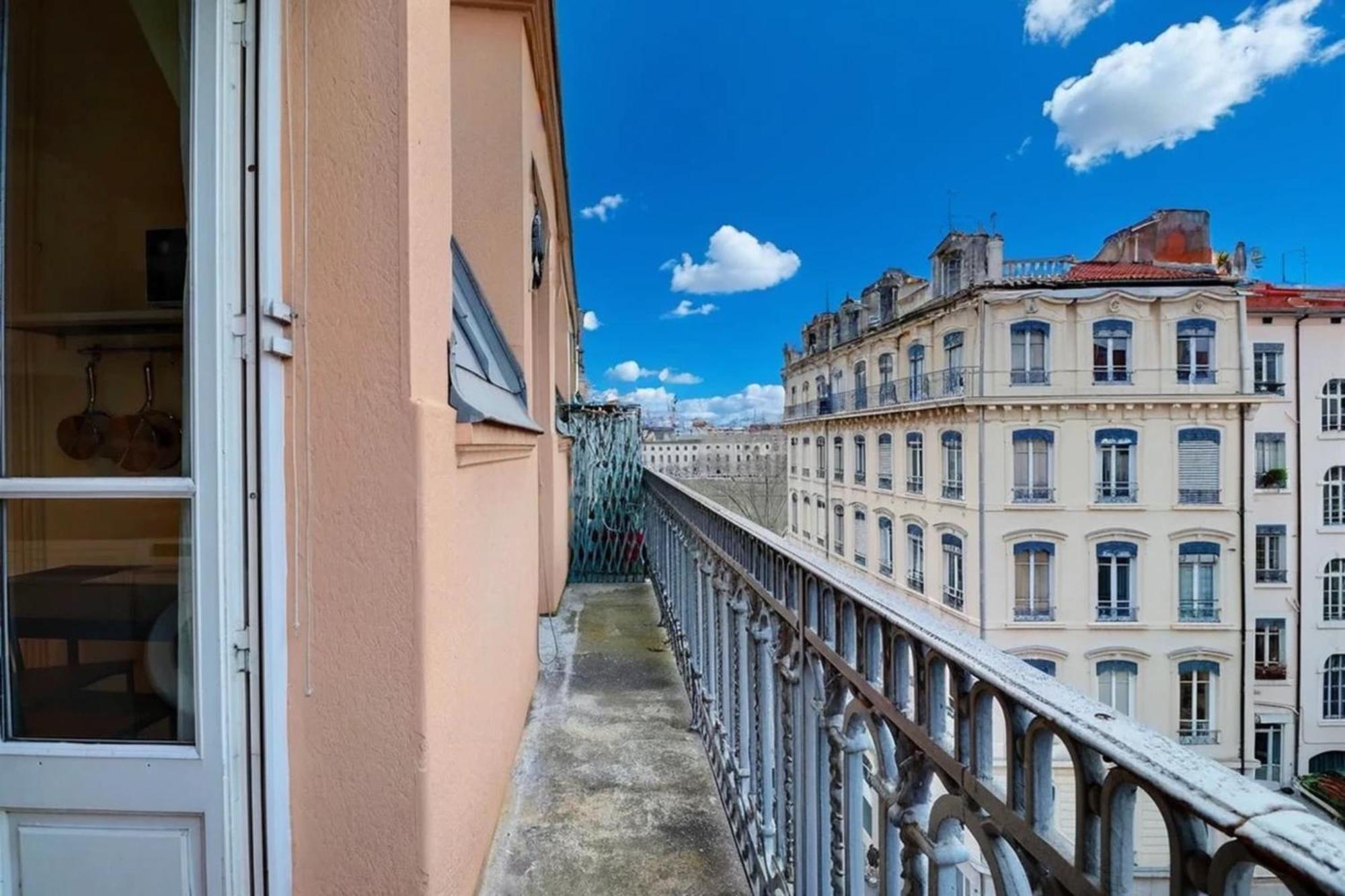 Chaponnay - Superb T2 Apartment - Lyon 3Rd エクステリア 写真